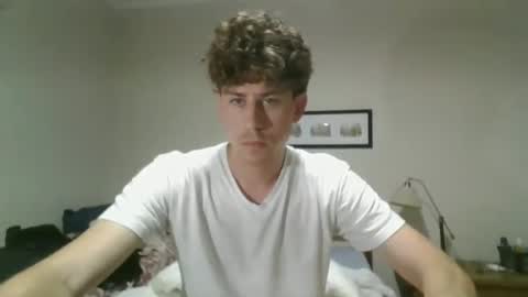 saint_nott online show from December 4, 2025, 2:32 am