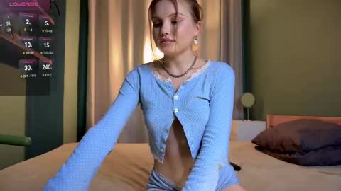 Snapshot of saint_sofia chatting on September 19, 2025, 3:24 pm Sofia makes insane in your brain online show from September 19, 2025, 3:24 pm