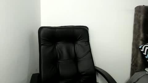 Snapshot of sakhmett chatting on December 18, 2025, 11:55 pm Sarah online show from December 18, 2025, 11:55 pm