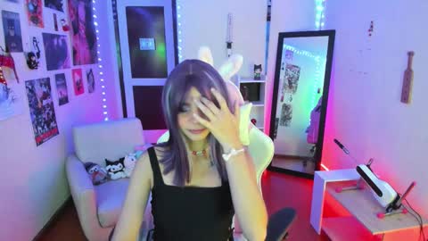 sakura_of online show from September 26, 2025, 11:36 am
