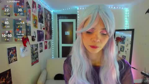 sakura_of online show from October 10, 2025, 11:09 am