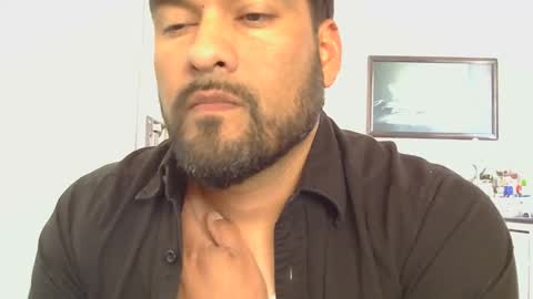 sal cumplaciente online show from May 15, 2026, 10:06 pm