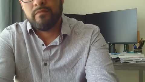 sal cumplaciente online show from May 19, 2026, 7:20 pm