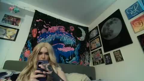 salemsslut online show from January 12, 2025, 7:10 pm