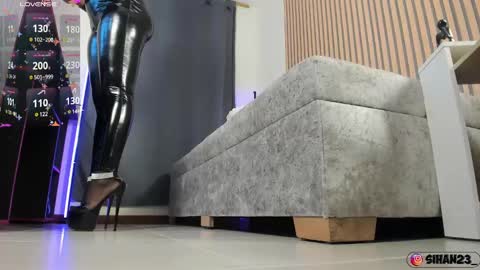 Snapshot of sali_g chatting on January 19, 2025, 11:00 pm Sali G online show from January 19, 2025, 11:00 pm