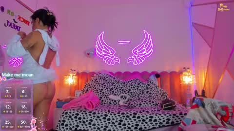 Snapshot of sallybrown_ chatting on October 31, 2025, 10:05 am miss Sally online every night from 1am to 8am  Colombia time online show from October 31, 2025, 10:05 am