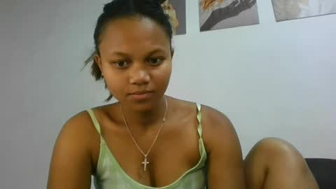 Snapshot of sallywett chatting on June 17, 2026, 5:36 pm SallyWett online show from June 17, 2026, 5:36 pm