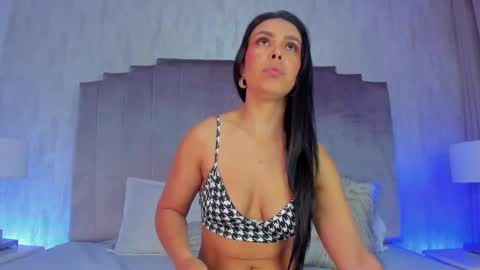 Snapshot of salma_lutz chatting on September 30, 2025, 12:32 pm Marcela online show from September 30, 2025, 12:32 pm