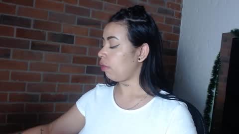 Snapshot of salome__hills chatting on December 10, 2024, 7:58 am online show from December 10, 2024, 7:58 am