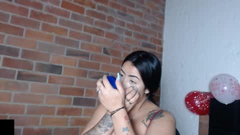 Snapshot of salome__hills chatting on February 14, 2025, 9:03 am online show from February 14, 2025, 9:03 am