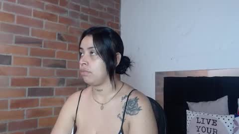 Snapshot of salome__hills chatting on November 26, 2025, 1:01 pm online show from November 26, 2025, 1:01 pm