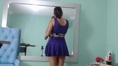 Snapshot of salome_aguilar chatting on September 30, 2025, 12:43 pm Isabel online show from September 30, 2025, 12:43 pm