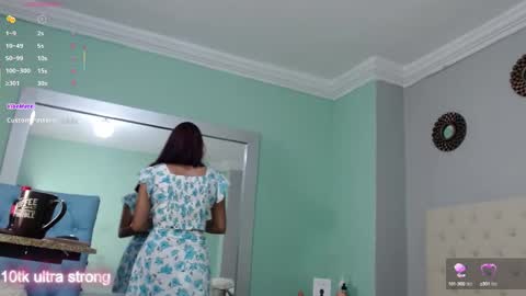 Snapshot of salome_aguilar chatting on October 3, 2025, 12:35 pm Isabel online show from October 3, 2025, 12:35 pm