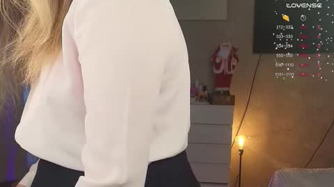 Snapshot of salut_love chatting on December 20, 2025, 10:33 am Ruby online show from December 20, 2025, 10:33 am