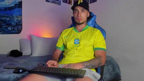 Snapshot of salvatore_dereck chatting on February 14, 2026, 1:24 am online show from February 14, 2026, 1:24 am