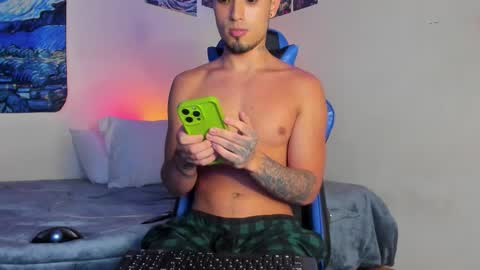 Snapshot of salvatore_dereck chatting on February 26, 2026, 1:37 am online show from February 26, 2026, 1:37 am