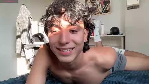 salvatore_montt online show from February 18, 2026, 10:06 pm