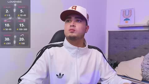 Snapshot of salvatore_muller chatting on September 17, 2025, 8:43 pm Salvatore  online show from September 17, 2025, 8:43 pm