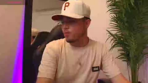 Snapshot of salvatore_muller chatting on September 29, 2025, 10:14 pm Salvatore  online show from September 29, 2025, 10:14 pm