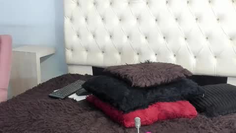 Snapshot of saly_moon chatting on October 1, 2025, 5:41 pm saly moon online show from October 1, 2025, 5:41 pm