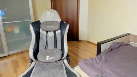 BACK IN 2 WEEKS online show from October 29, 2025, 10:00 pm