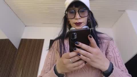 SAM MANSON online show from October 21, 2025, 12:39 pm