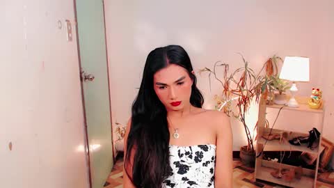 Snapshot of sam_mitinair chatting on December 2, 2024, 1:35 pm sam online show from December 2, 2024, 1:35 pm