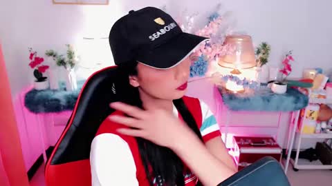 Snapshot of sam_mitinair chatting on February 18, 2025, 10:36 pm sam online show from February 18, 2025, 10:36 pm