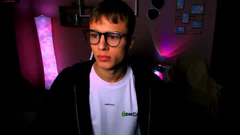 Sam online show from November 1, 2025, 8:11 pm