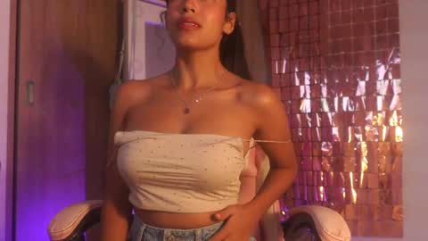 Samantha Roberts online show from September 9, 2025, 1:32 pm