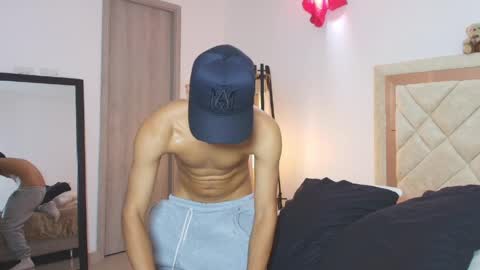 sam_tnt9 online show from May 6, 2026, 3:57 am