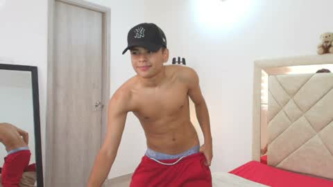 sam_tnt9 online show from May 7, 2026, 3:06 pm