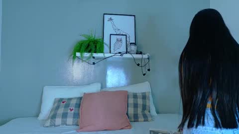   online show from November 10, 2025, 11:42 am