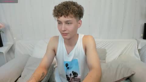 Snapshot of samanie_ chatting on September 11, 2025, 1:44 pm Sam online show from September 11, 2025, 1:44 pm