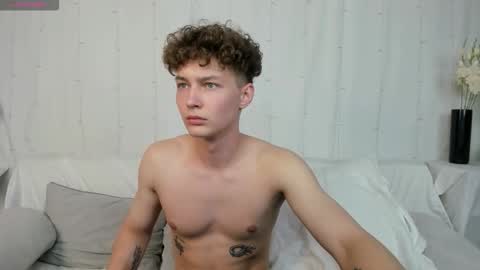 Snapshot of samanie_ chatting on September 14, 2025, 1:54 pm Sam online show from September 14, 2025, 1:54 pm