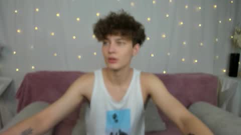 Snapshot of samanie_ chatting on October 19, 2025, 11:33 am Sam online show from October 19, 2025, 11:33 am