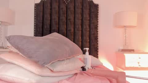  samanta  online show from November 29, 2025, 4:04 am