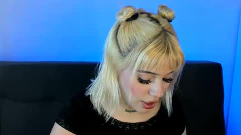 samantha_browwnn online show from October 23, 2025, 4:50 pm