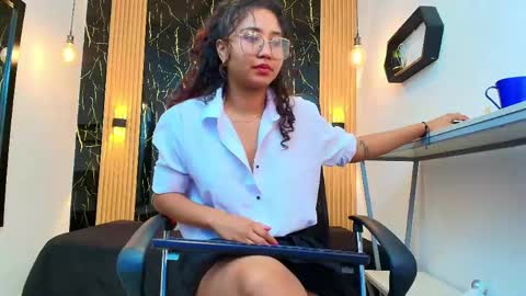    online show from April 18, 2026, 11:14 am