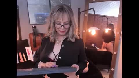 Sam online show from September 10, 2025, 7:52 am