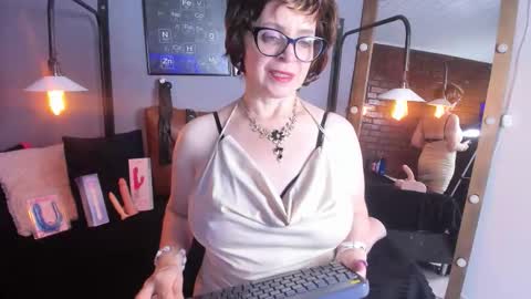 Sam online show from September 24, 2025, 10:29 am