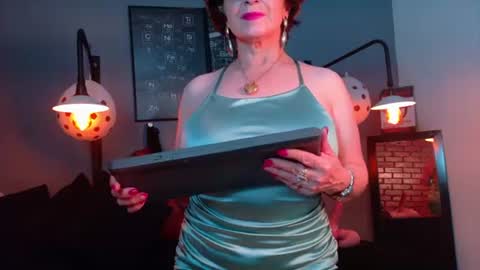 Snapshot of samantha_mature56 chatting on July 3, 2026, 2:07 am Sam online show from July 3, 2026, 2:07 am
