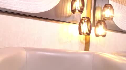 Mari  online show from September 11, 2025, 7:14 pm