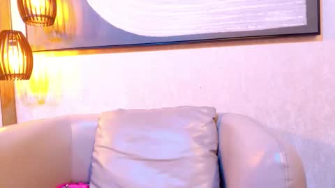 Mari  online show from October 14, 2025, 8:42 pm
