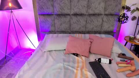 Snapshot of samanthaa_gil_ chatting on October 19, 2025, 4:46 am Samantha online show from October 19, 2025, 4:46 am