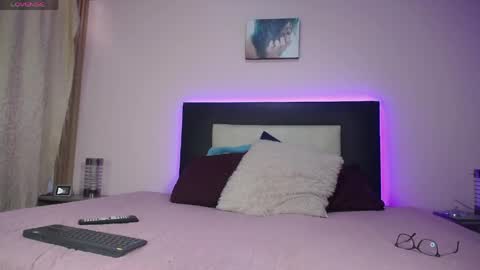 Samantha online show from April 27, 2026, 2:26 pm