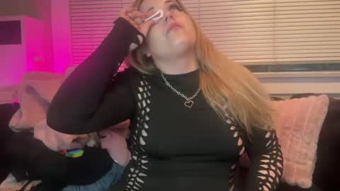 samanthafever online show from December 1, 2025, 2:49 am