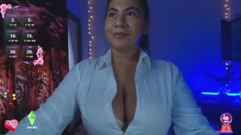 samanthahut1 online show from October 4, 2025, 9:35 pm