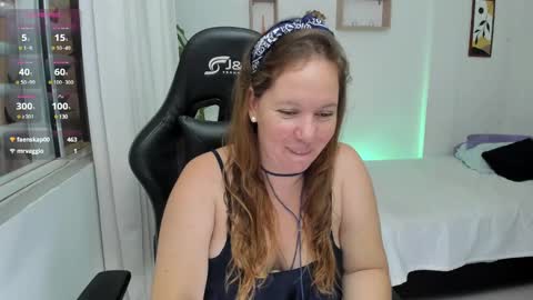 Samantha samy online show from January 4, 2025, 3:18 am