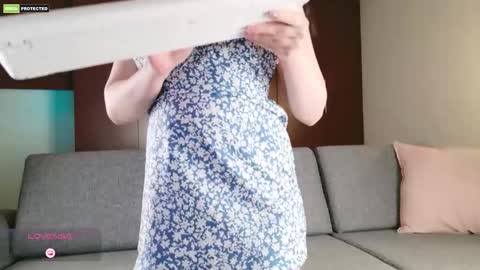 Snapshot of samanthaloves469902 chatting on December 1, 2025, 12:04 am Samanthaxoxo online show from December 1, 2025, 12:04 am